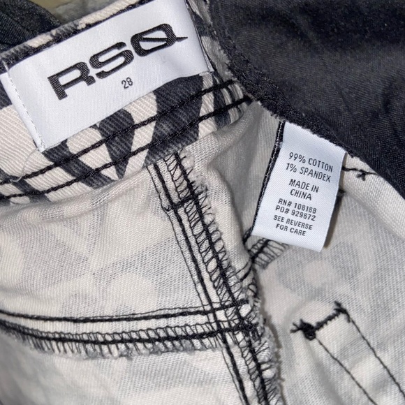 black & white printed heart shape skate shorts denim cute RSQ x Tillys bottoms - Picture 8 of 11